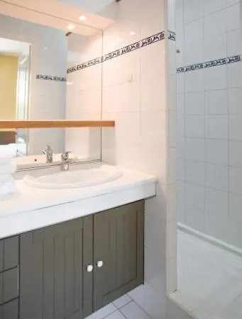 Superbe De Avec Piscine Chauffee Et Jacuzzi Proche Des Plages