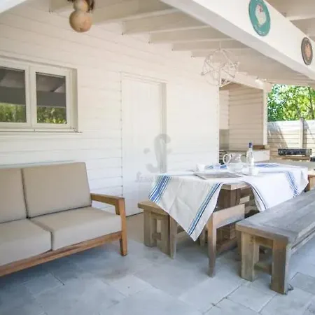 Superbe De Avec Piscine Chauffee Et Jacuzzi Proche Des Plages Villa *