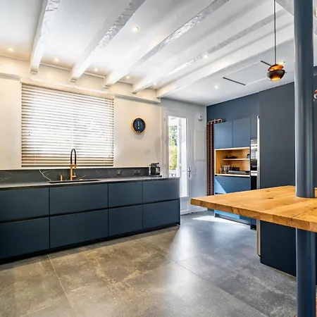 Superbe De Avec Piscine Chauffee Et Jacuzzi Proche Des Plages Вилла Ла-Тест-де-Бюш