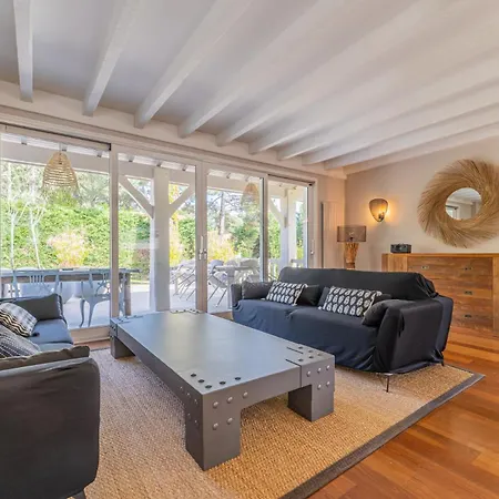 Villa Superbe De Avec Piscine Chauffee Et Jacuzzi Proche Des Plages *