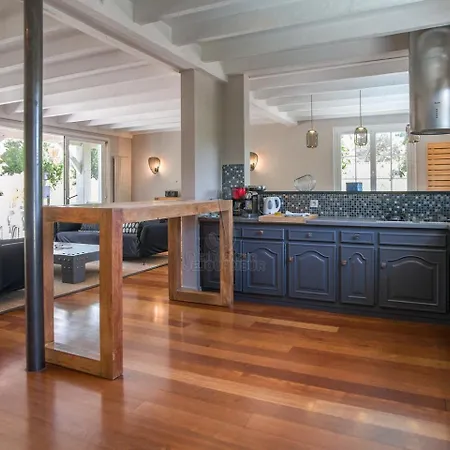 Villa Superbe De Avec Piscine Chauffee Et Jacuzzi Proche Des Plages