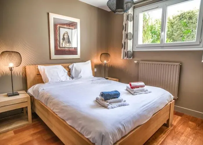 Villa Superbe De Avec Piscine Chauffee Et Jacuzzi Proche Des Plages